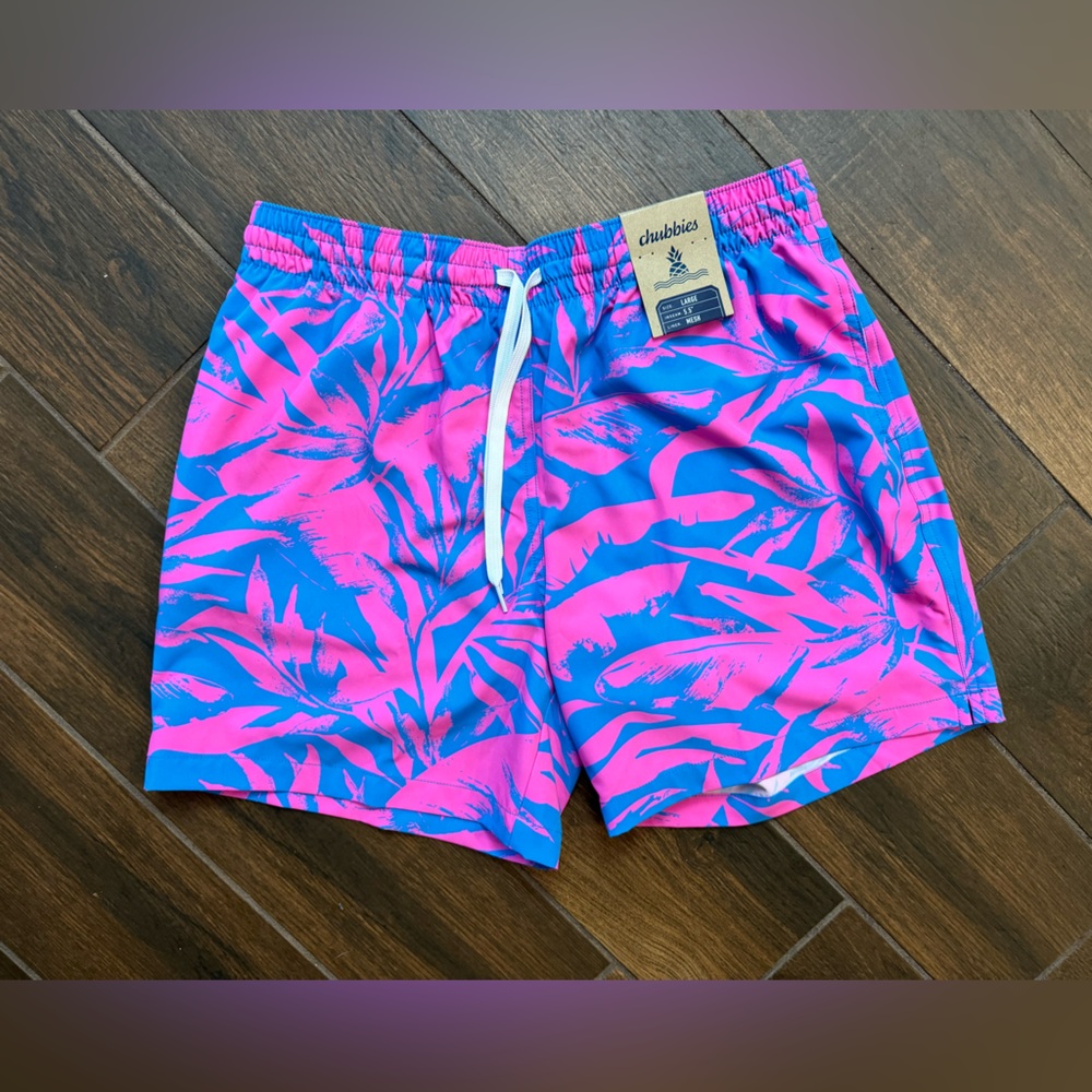 NWT! Chubbies swim trunks for men size M